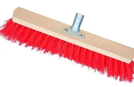 2483 FINLAND Щетка тротуарная 400мм деревянный черенок 